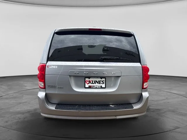 SEMINUEVOS DODGE Grand Caravan a Estados en autogozo