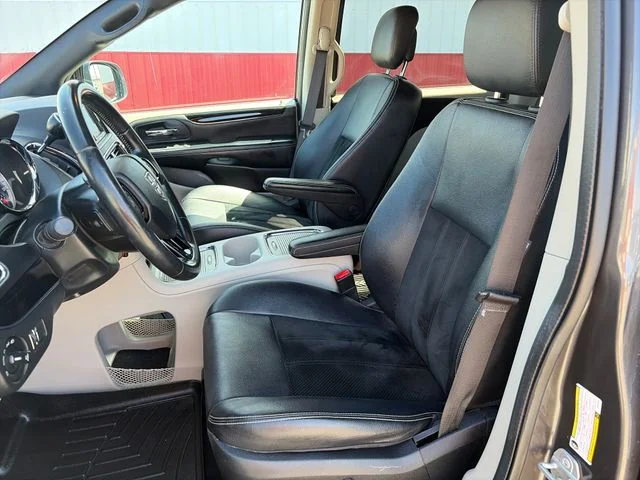 SEMINUEVOS DODGE Grand Caravan a Estados en autogozo