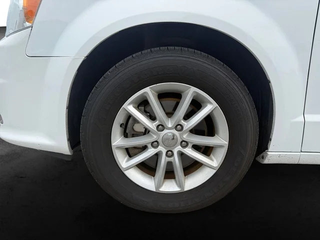 SEMINUEVOS DODGE Grand Caravan a Estados en autogozo