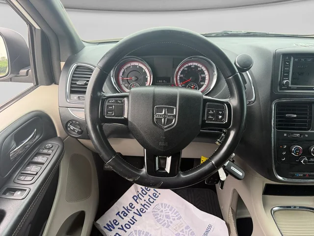 SEMINUEVOS DODGE Grand Caravan a Estados en autogozo