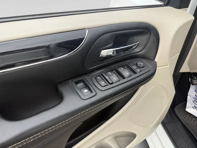 SEMINUEVOS DODGE Grand Caravan a Estados en autogozo
