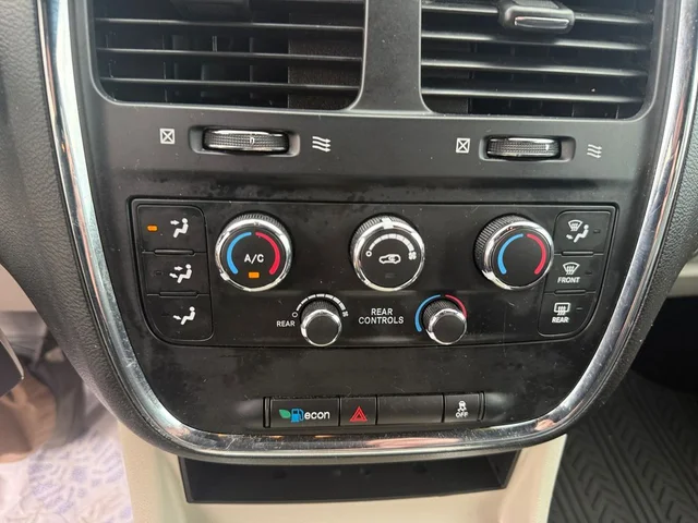 SEMINUEVOS DODGE Grand Caravan a Estados en autogozo