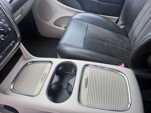 SEMINUEVOS DODGE Grand Caravan a Estados en autogozo
