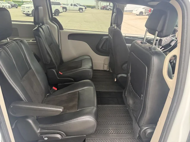 SEMINUEVOS DODGE Grand Caravan a Estados en autogozo