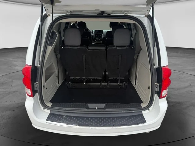 SEMINUEVOS DODGE Grand Caravan a Estados en autogozo
