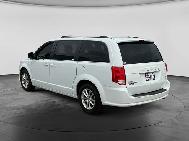 SEMINUEVOS DODGE Grand Caravan a Estados en autogozo