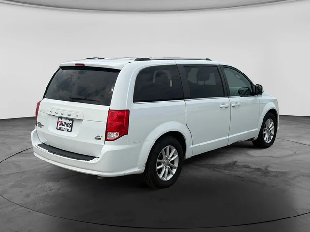 SEMINUEVOS DODGE Grand Caravan a Estados en autogozo