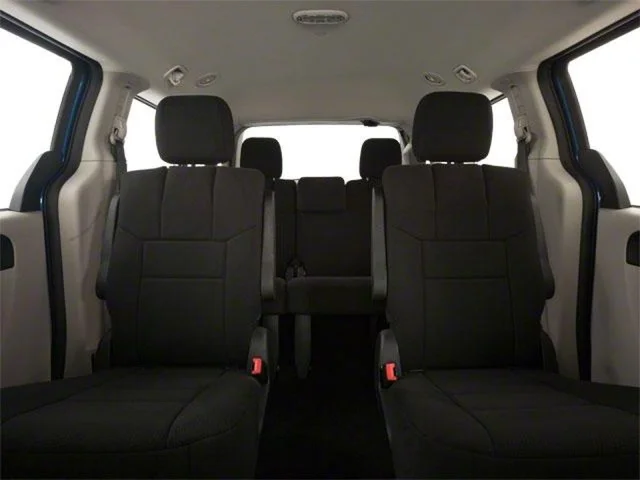 SEMINUEVOS DODGE Grand Caravan a Estados en autogozo