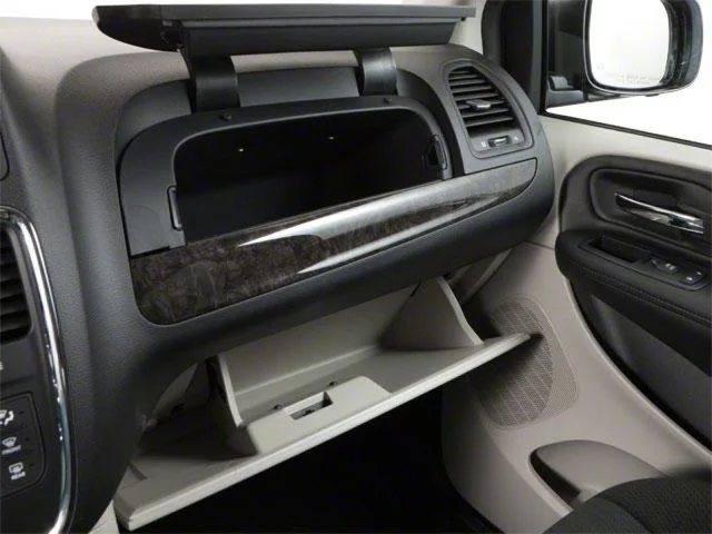SEMINUEVOS DODGE Grand Caravan a Estados en autogozo