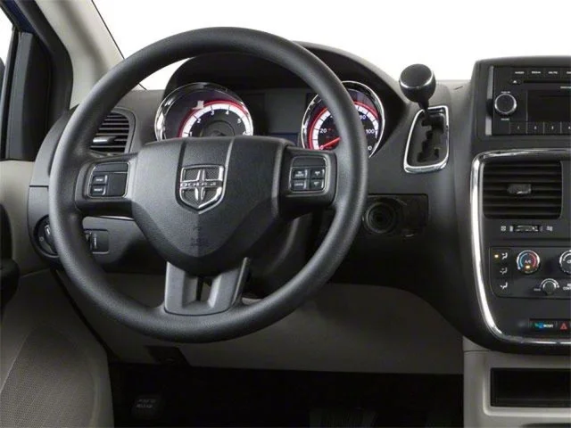 SEMINUEVOS DODGE Grand Caravan a Estados en autogozo