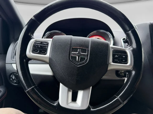SEMINUEVOS DODGE Grand Caravan a Estados en autogozo