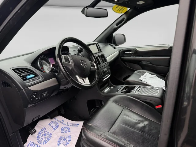 SEMINUEVOS DODGE Grand Caravan a Estados en autogozo