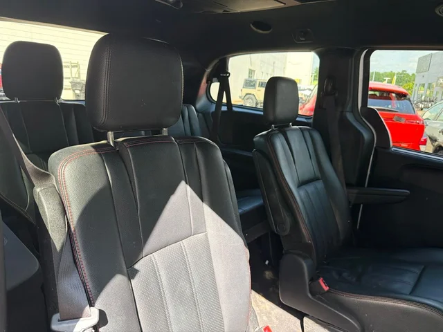 SEMINUEVOS DODGE Grand Caravan a Estados en autogozo