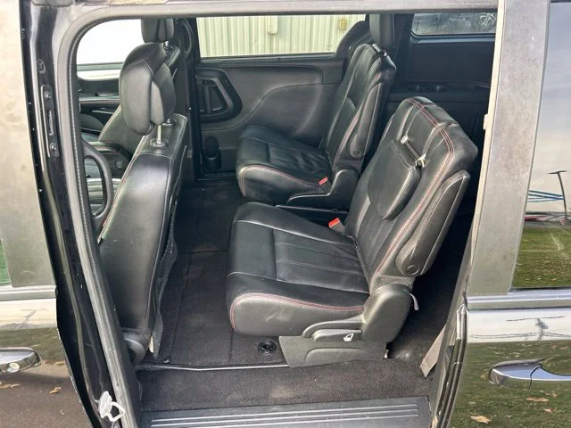 SEMINUEVOS DODGE Grand Caravan a Estados en autogozo