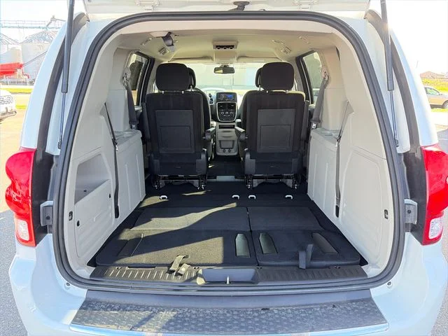SEMINUEVOS DODGE Grand Caravan a Estados en autogozo