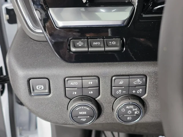 Nueve CHEVROLET SILVERADO 3500HD à Brainerd  chez Dondelinger Chevrolet