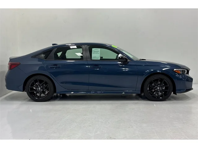 2025 Honda Civic Sport photo 3