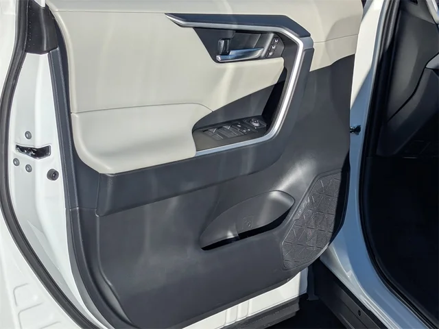 SEMINUEVOS TOYOTA RAV4 at Kennesaw, in Town Center Nissan