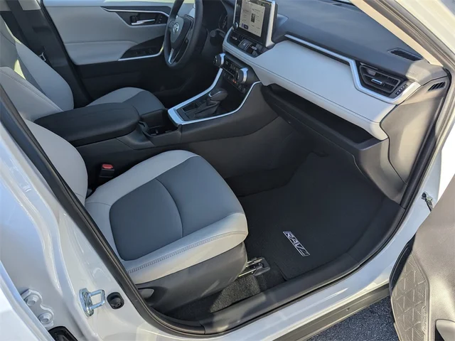 SEMINUEVOS TOYOTA RAV4 at Kennesaw, in Town Center Nissan