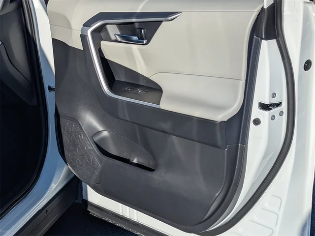 SEMINUEVOS TOYOTA RAV4 at Kennesaw, in Town Center Nissan