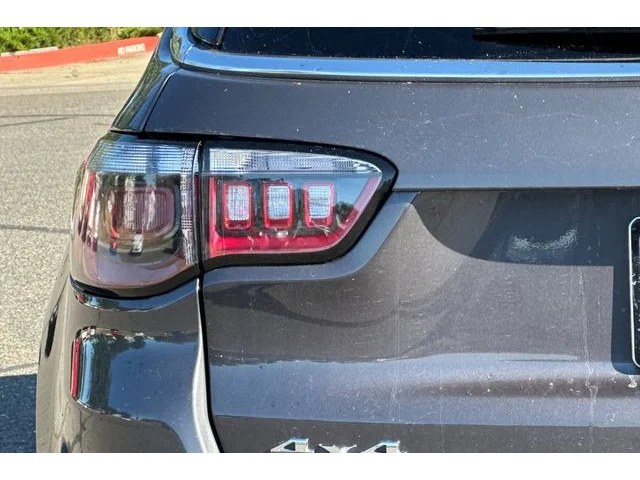 SEMINUEVOS JEEP Compass at ELK GROVE in Elk Grove Buick GMC