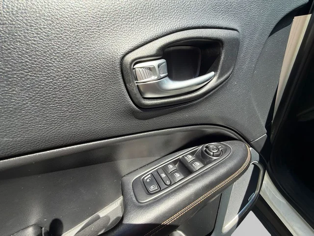 SEMINUEVOS JEEP Compass a Estados en autogozo
