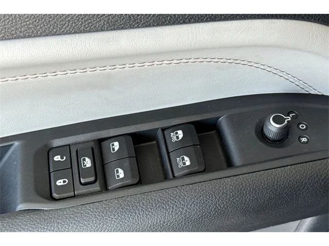 SEMINUEVOS JEEP Compass at ELK GROVE in Elk Grove Buick GMC