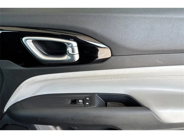 SEMINUEVOS JEEP Compass at ELK GROVE in Elk Grove Buick GMC