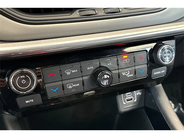 SEMINUEVOS JEEP Compass at ELK GROVE in Elk Grove Buick GMC