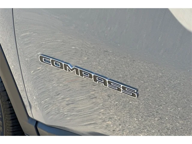 SEMINUEVOS JEEP Compass at ELK GROVE in Elk Grove Buick GMC