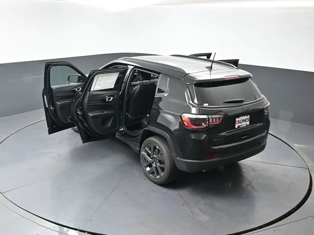 Nuevos JEEP COMPASS à Estados chez autogozo