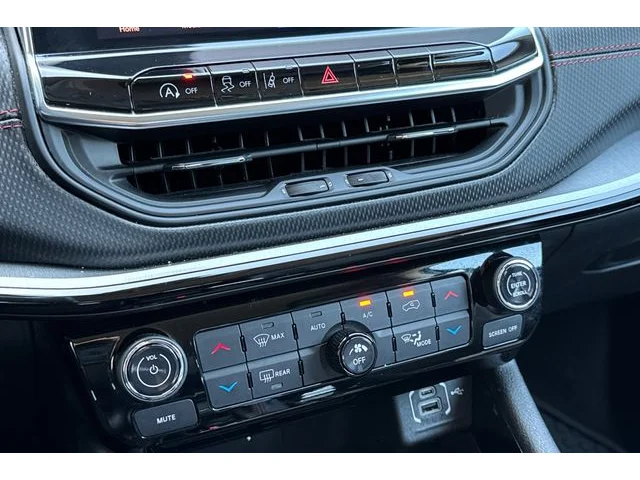 SEMINUEVOS JEEP Compass at ELK GROVE in Elk Grove Buick GMC