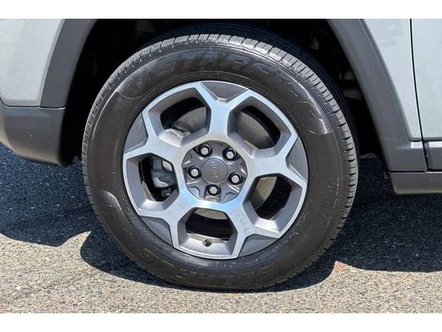 SEMINUEVOS JEEP Compass at ELK GROVE in Elk Grove Buick GMC