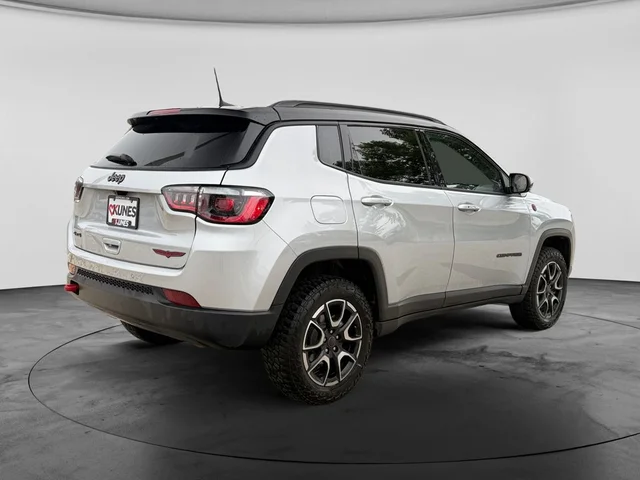 SEMINUEVOS JEEP Compass a Estados en autogozo