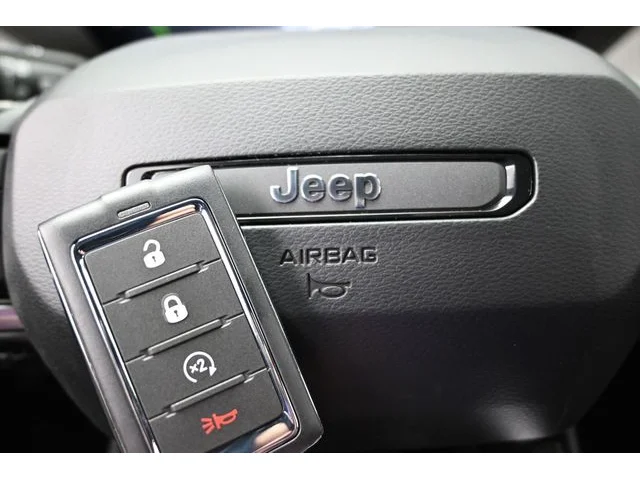 Nuevos JEEP CHEROKEE à Estados chez autogozo