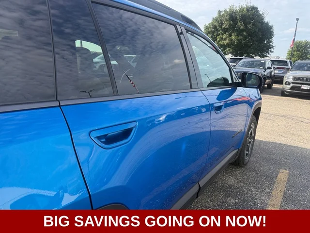 Nuevos JEEP CHEROKEE à Estados chez autogozo