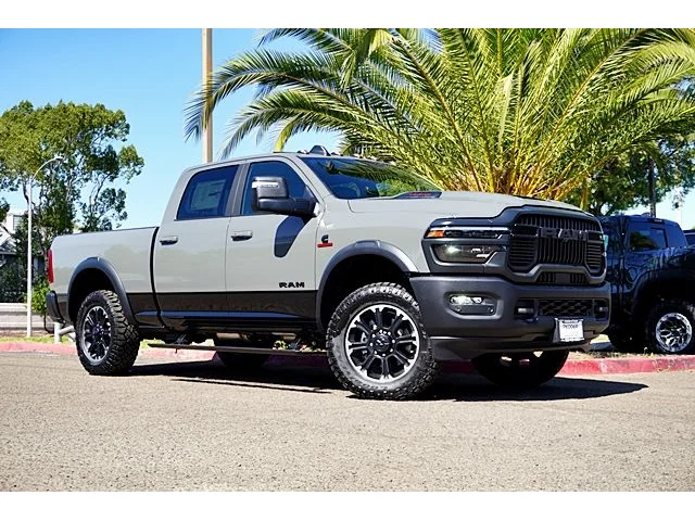 Nuevos RAM 2500 à Estados chez autogozo