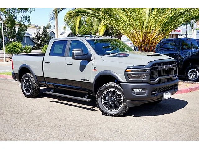 Nuevos RAM 2500 à Estados chez autogozo