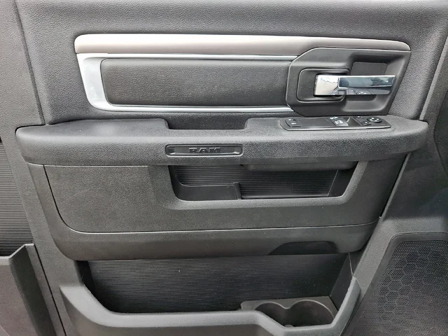 SEMINUEVOS RAM 1500 Classic a Estados en autogozo