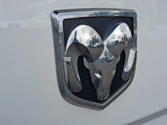 SEMINUEVOS RAM 1500 Classic a Estados en autogozo