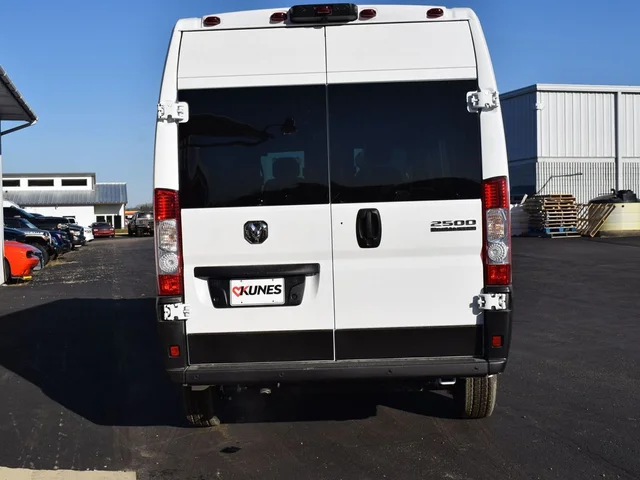Nuevos RAM PROMASTER 2500 WINDOW VAN à Estados chez autogozo