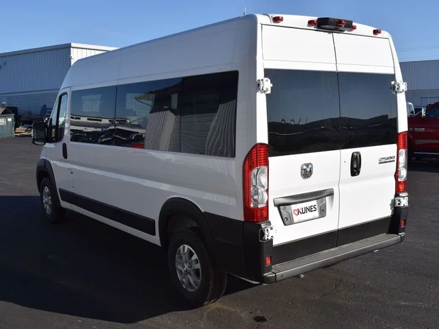 Nuevos RAM PROMASTER 2500 WINDOW VAN à Estados chez autogozo