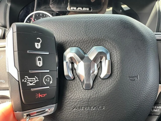 Nuevos RAM 1500 à Estados chez autogozo