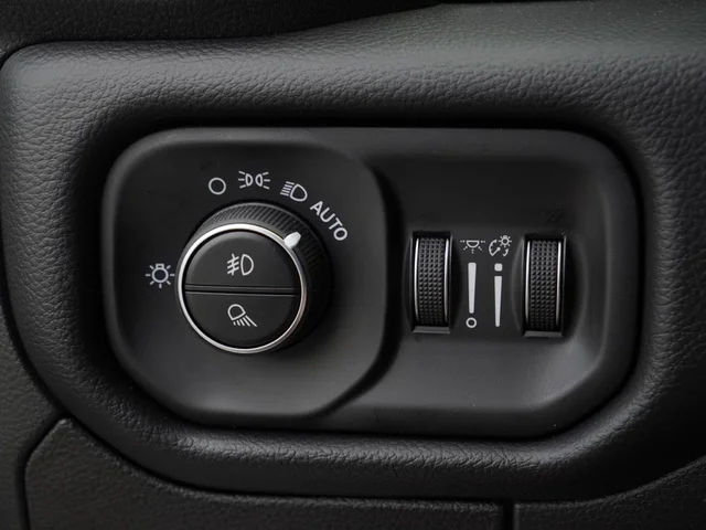 Nuevos RAM 1500 à Estados chez autogozo