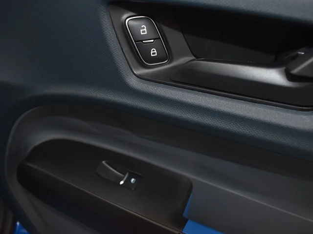Nuevos FORD MAVERICK à Estados chez autogozo