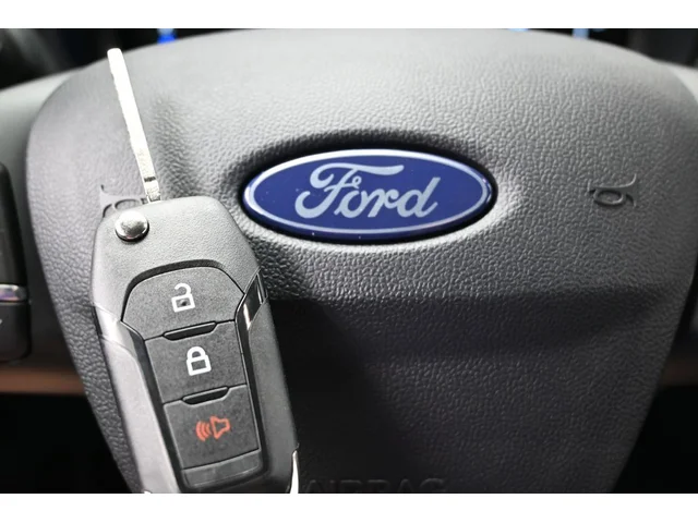 Nuevos FORD MAVERICK à Estados chez autogozo