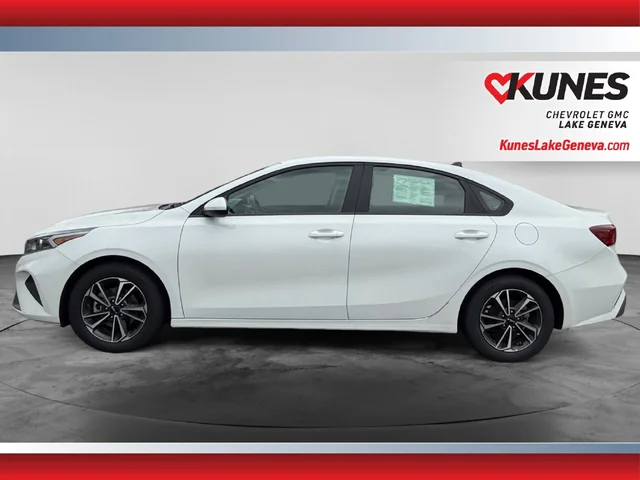 SEMINUEVOS KIA Forte a Estados en autogozo