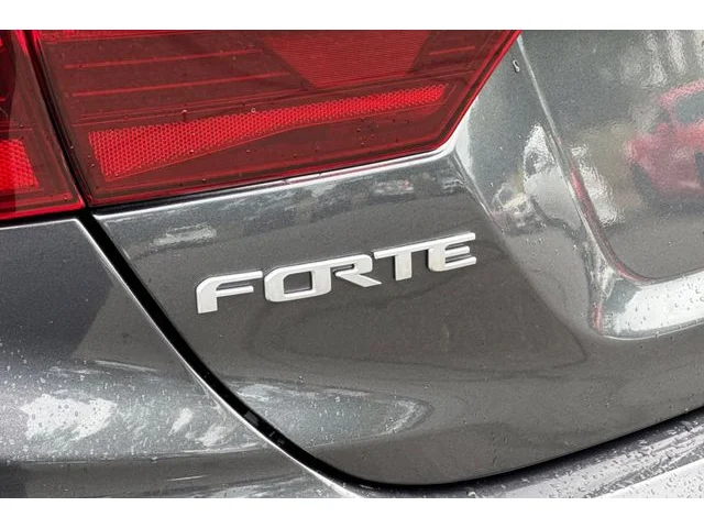 SEMINUEVOS KIA Forte at ELK GROVE in Elk Grove Buick GMC