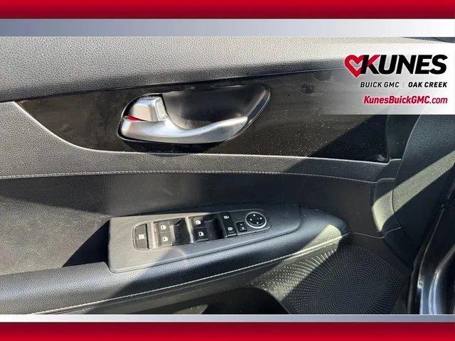SEMINUEVOS KIA Forte a Estados en autogozo
