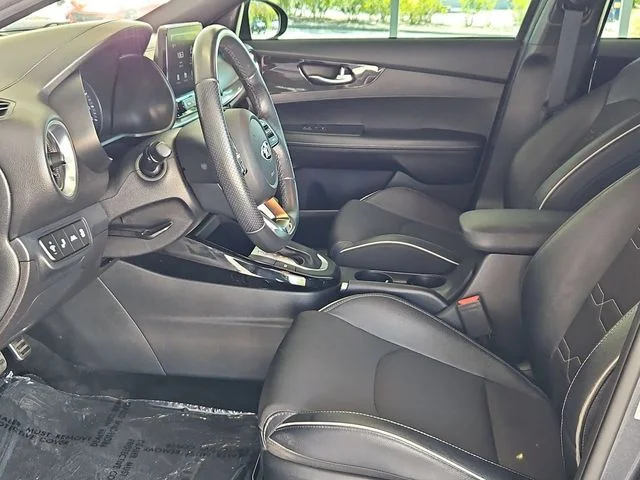 SEMINUEVOS KIA Forte a Estados en autogozo